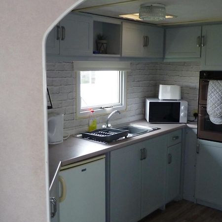 L&G Family Holidays 6 Berth Coral Beach Laura Familys Only And Lead Person Must Be Over 30 Ingoldmells Exterior photo