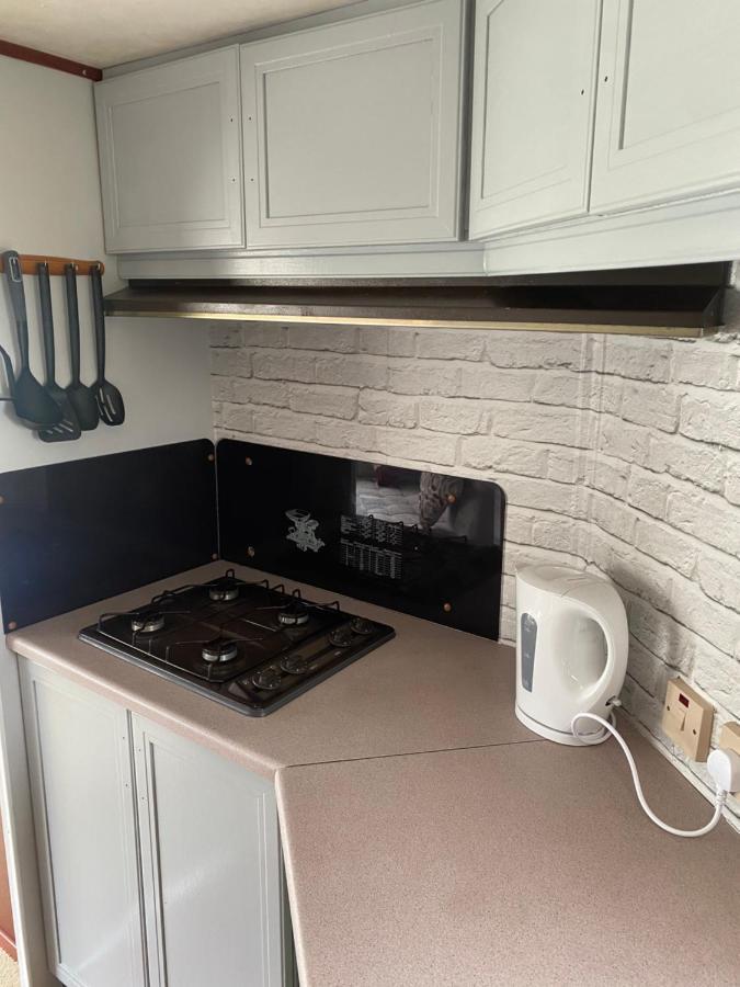L&G Family Holidays 6 Berth Coral Beach Laura Familys Only And Lead Person Must Be Over 30 Ingoldmells Exterior photo