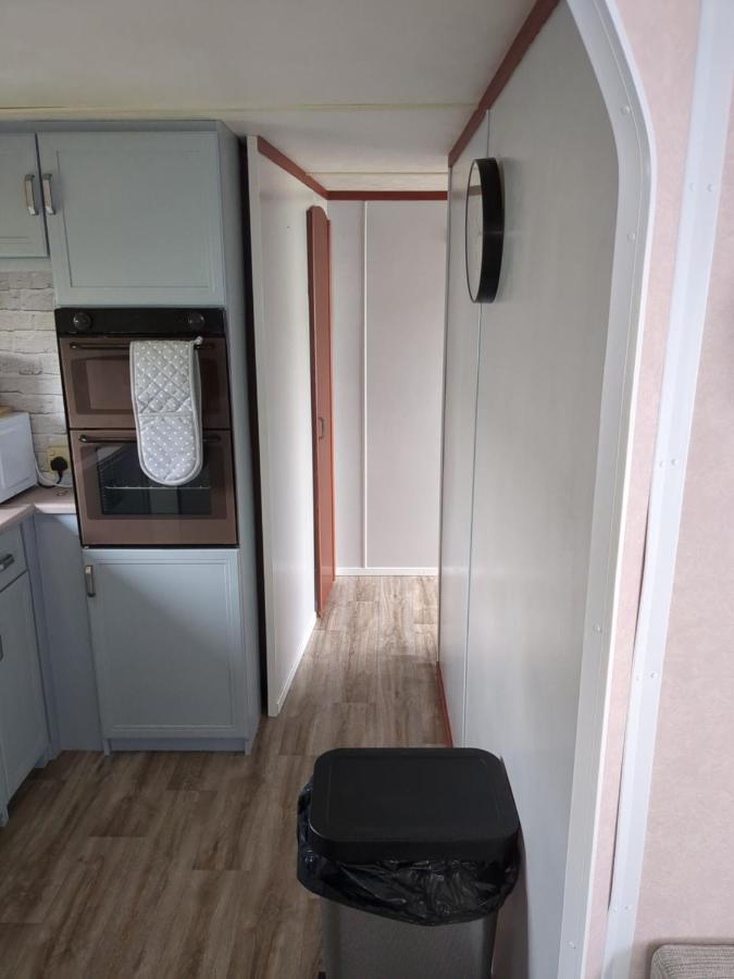 L&G Family Holidays 6 Berth Coral Beach Laura Familys Only And Lead Person Must Be Over 30 Apartment Ingoldmells Exterior photo