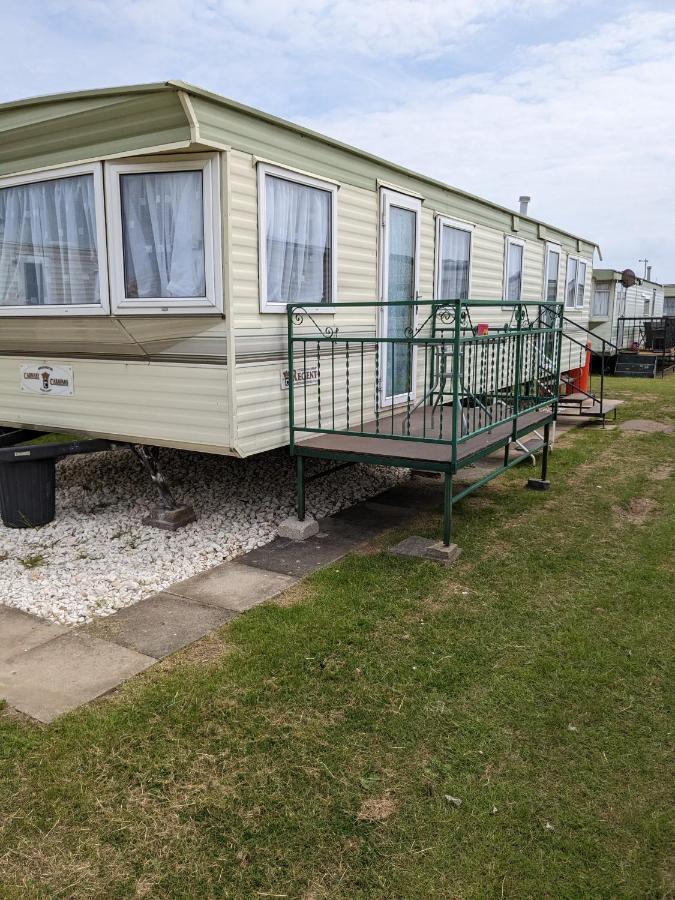 L&G Family Holidays 6 Berth Coral Beach Laura Familys Only And Lead Person Must Be Over 30 Ingoldmells Exterior photo