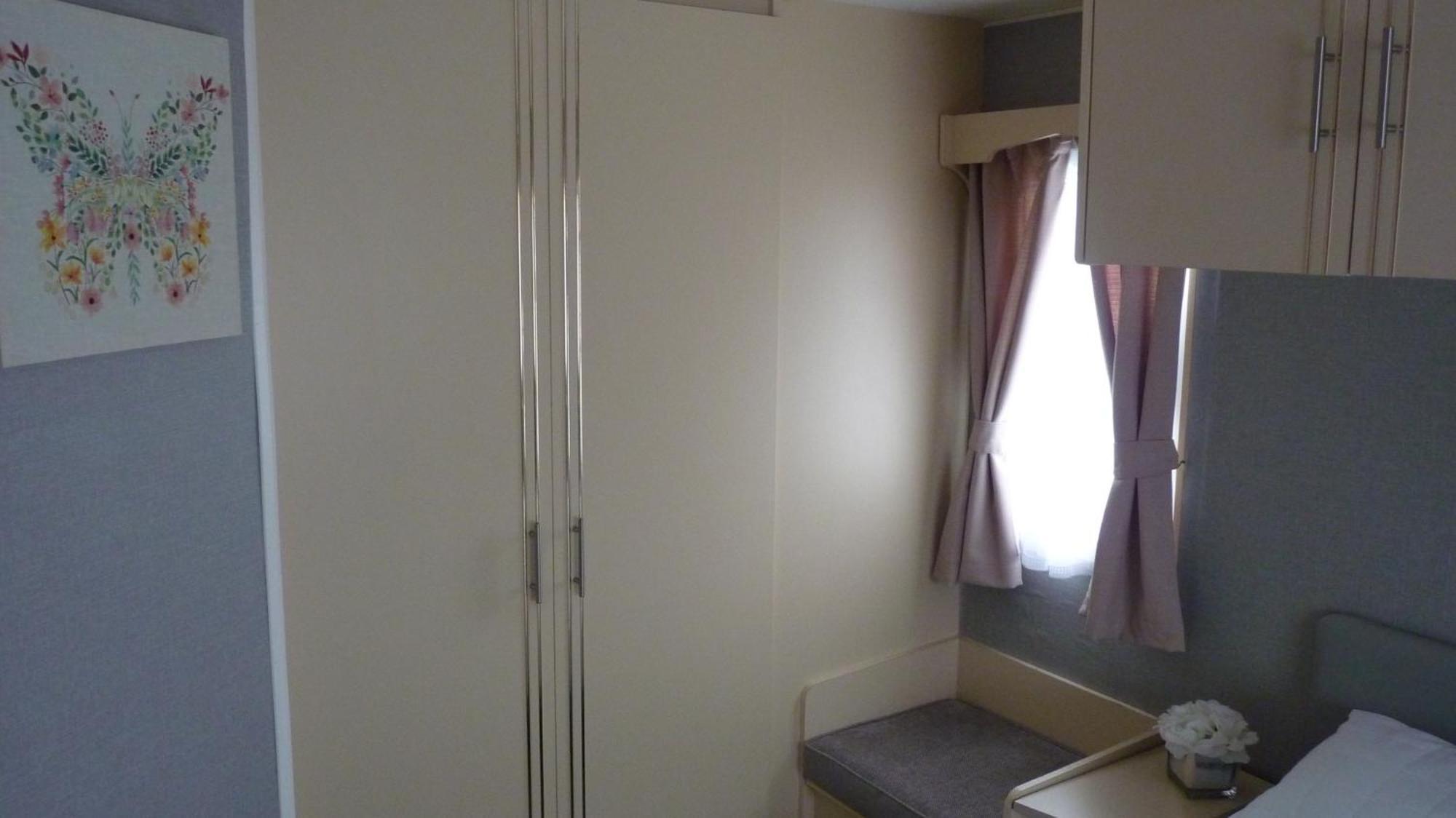 L&G Family Holidays 6 Berth Coral Beach Laura Familys Only And Lead Person Must Be Over 30 Ingoldmells Exterior photo