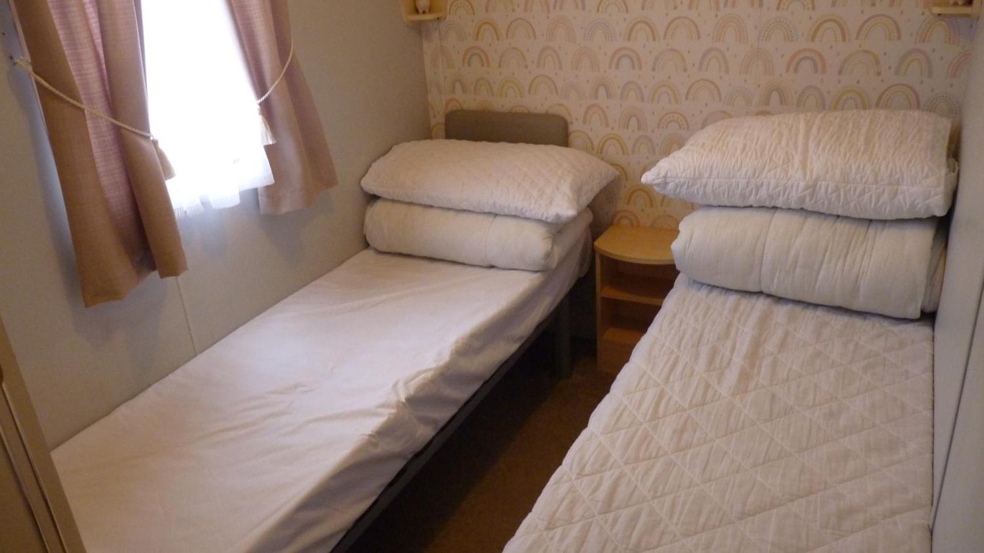 L&G Family Holidays 6 Berth Coral Beach Laura Familys Only And Lead Person Must Be Over 30 Ingoldmells Exterior photo