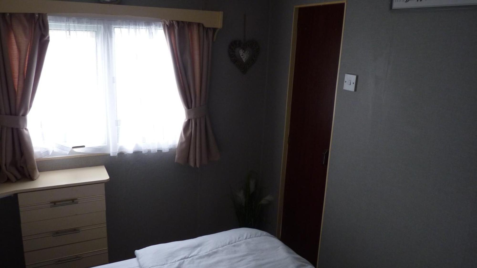 L&G Family Holidays 6 Berth Coral Beach Laura Familys Only And Lead Person Must Be Over 30 Ingoldmells Exterior photo